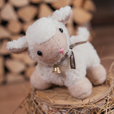 Сувенир "Овечка Бонни" (с колокольчиком) фото 3