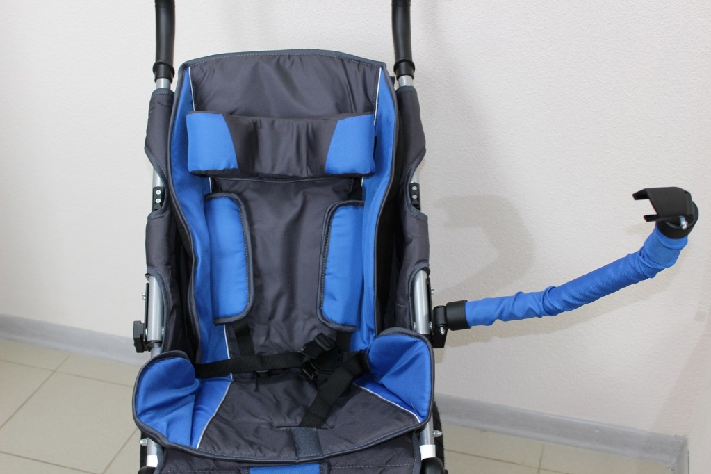 Коляска для детей с дцп